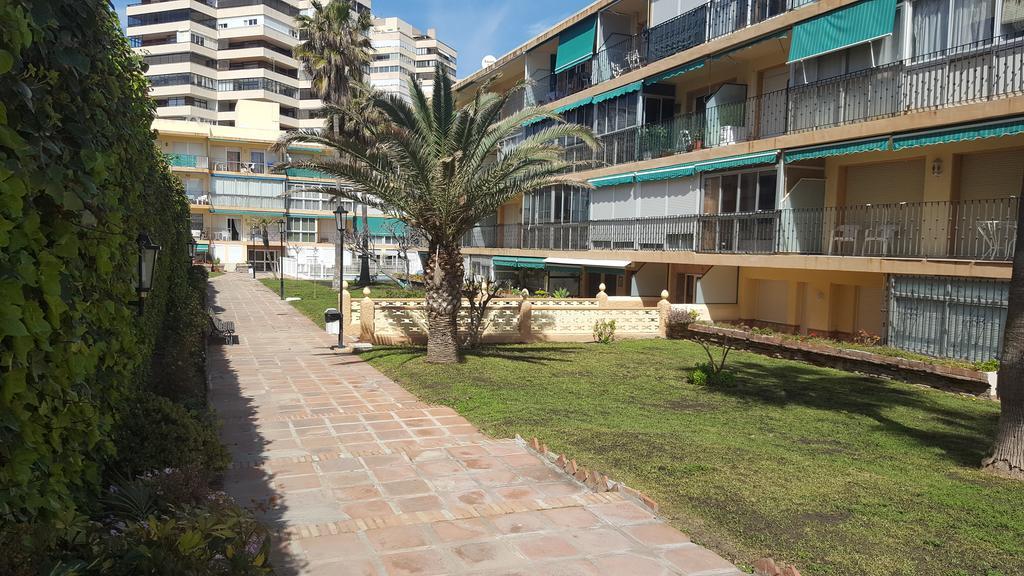Apartamento Primera Linea De Playa Torremolinos Exterior photo